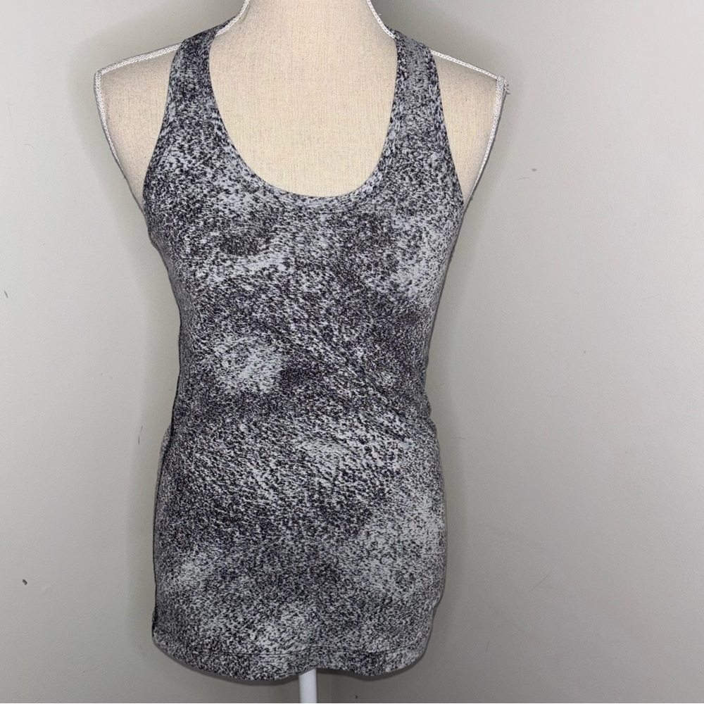 Lululemon Cool Racerback II black & white seamless stretch tank top size 8